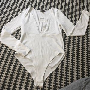 Forever 21 V-Neck Long-sleeve Bodysuit size L